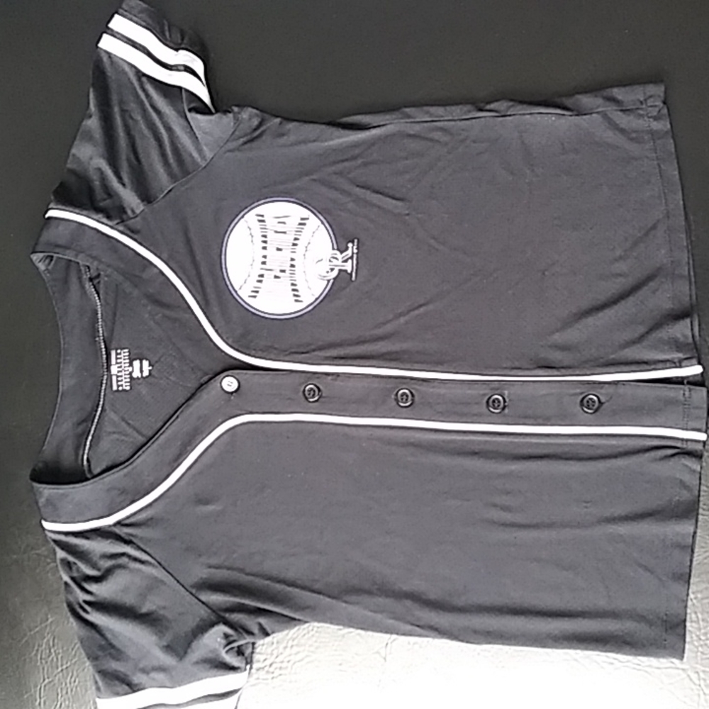EUC Colorado Rockies Jersey style tee